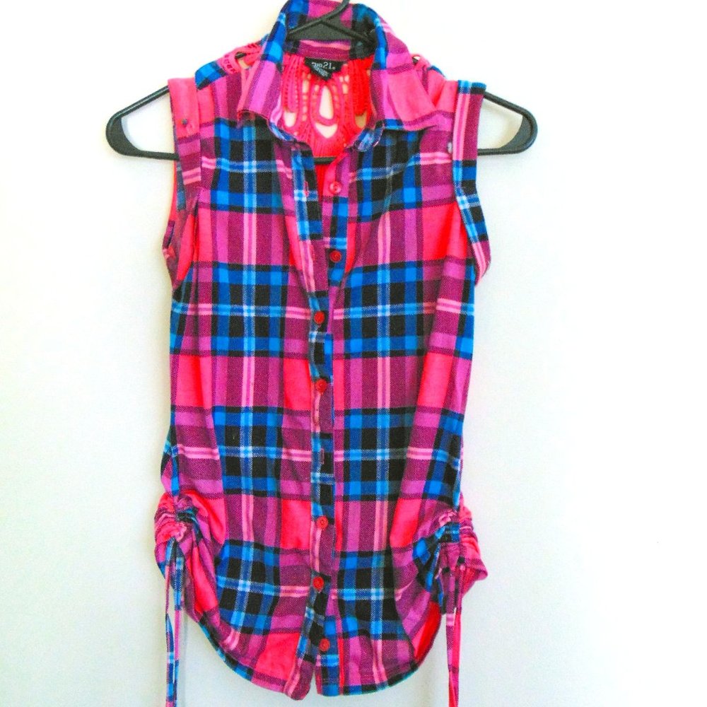 RUE 21 BRIGHT SLEEVELESS PLAID TOP - LACE UPPER BK